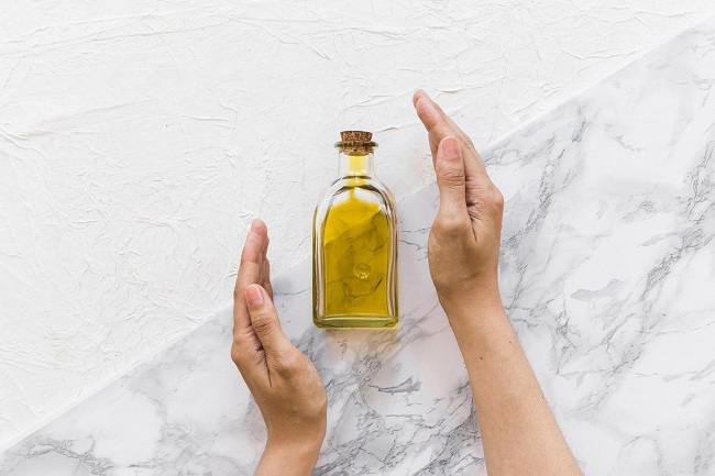 چرا برای روغن‌تراپی از محصولات موبالی استفاده کنیم؟